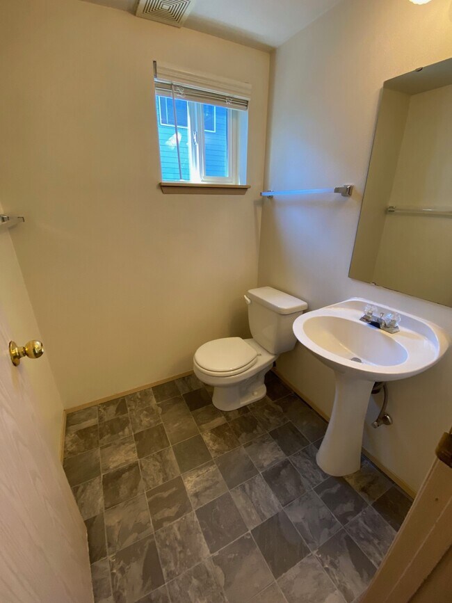 Foto del edificio - 6304 Barstow Ln SE