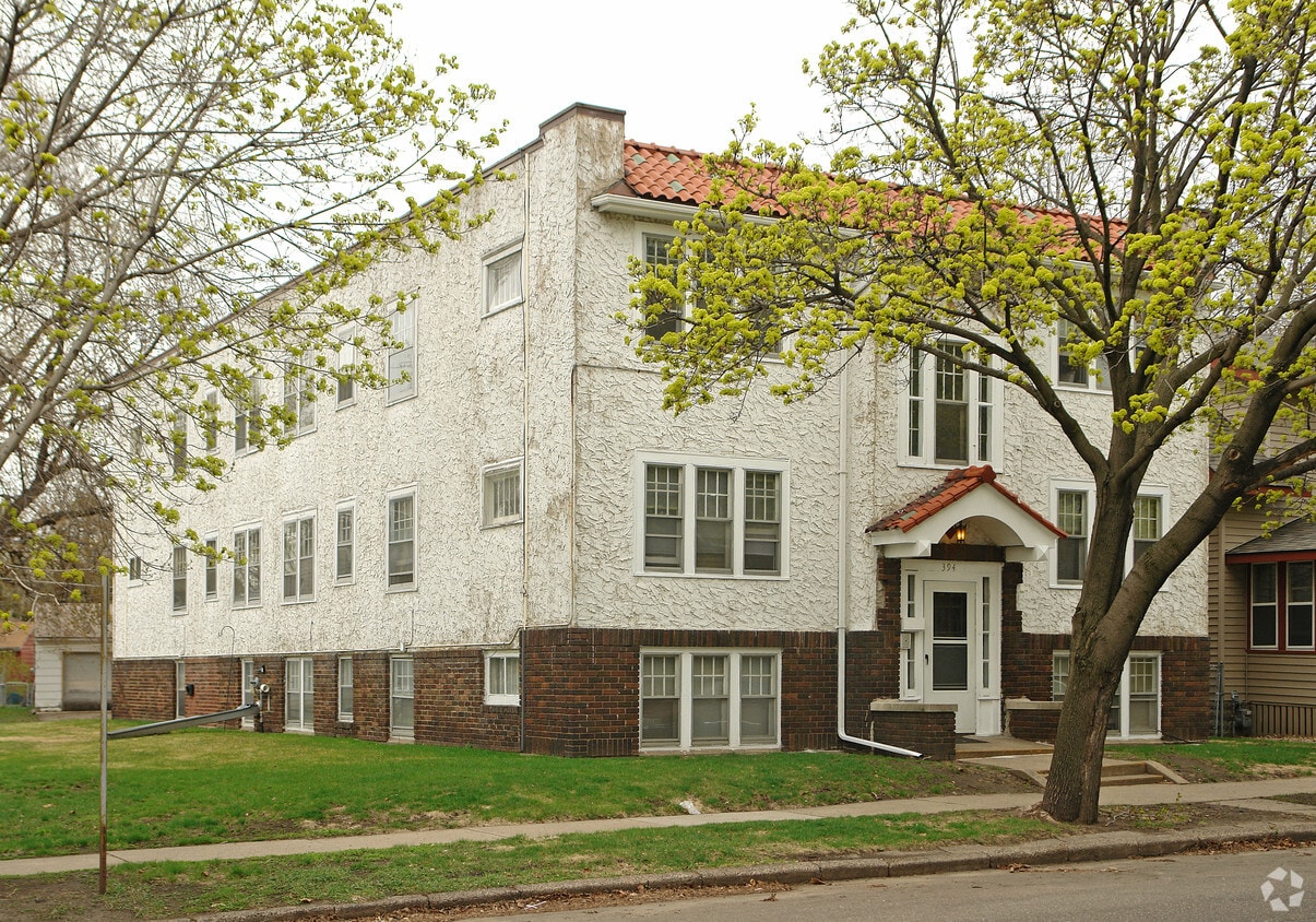 Primary Photo - 394 Cleveland Ave N