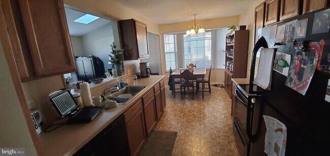 Building Photo - 1359 Apple Blossom Dr