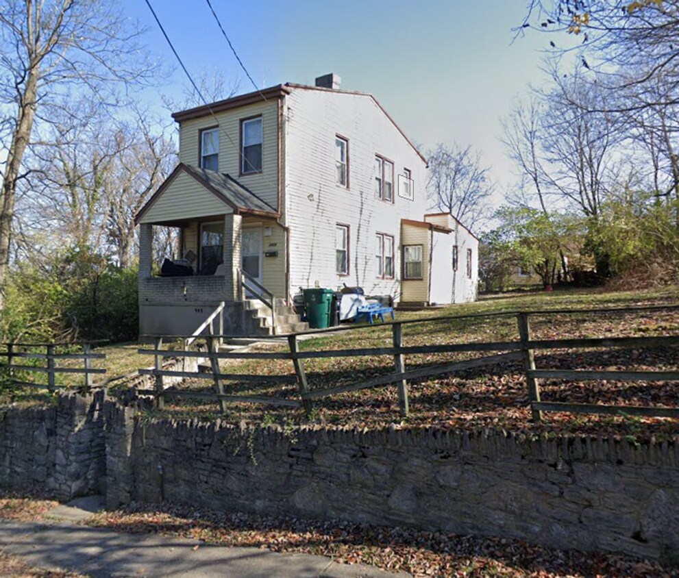 Primary Photo - Nice 2-bedroom 1-bathroom house in West Pr...