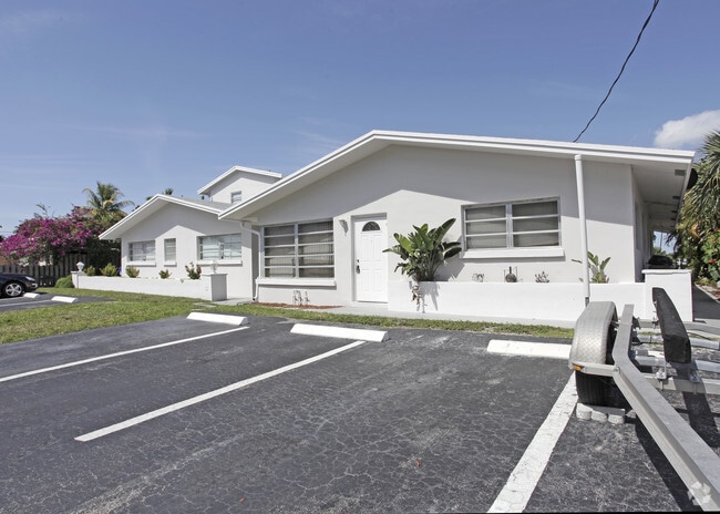 Building Photo - 461 SE 19th Ave
