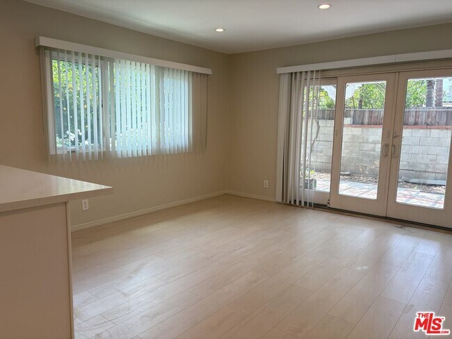 Foto del edificio - 16699 Morrison St