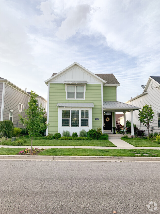 Building Photo - 4536 Milford Dr