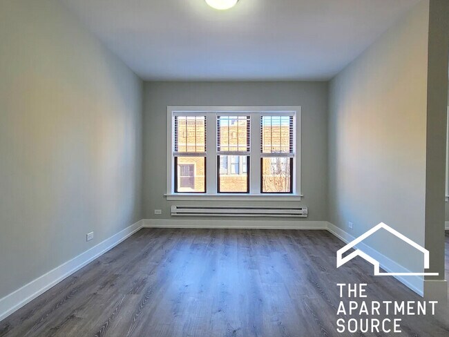 Building Photo - 628 W Cornelia Ave