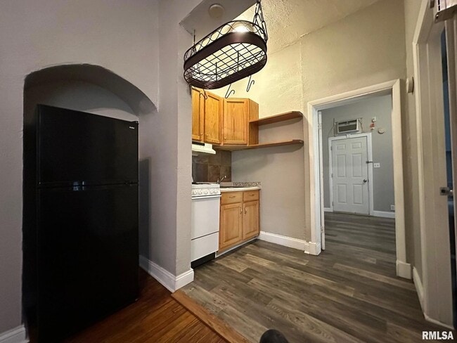 Foto del edificio - 333 S Douglas Ave