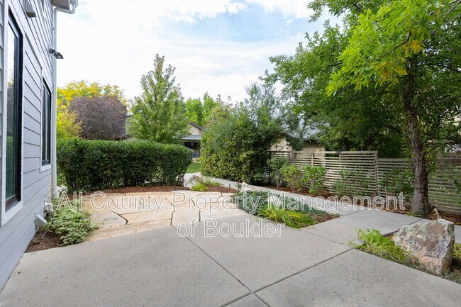 Foto del edificio - 777 Poplar Ave