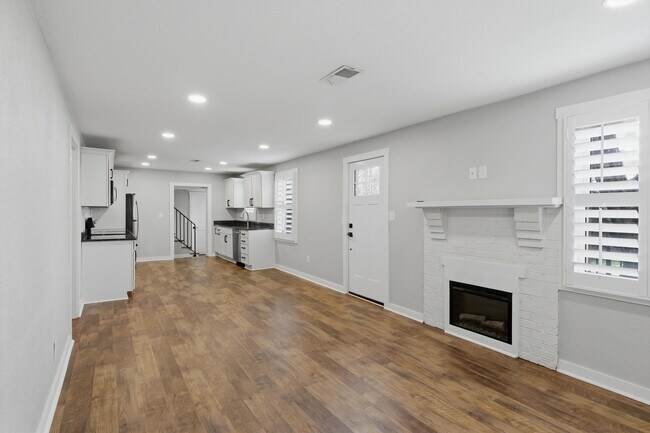 Foto del edificio - 613 Pearson Springs Rd