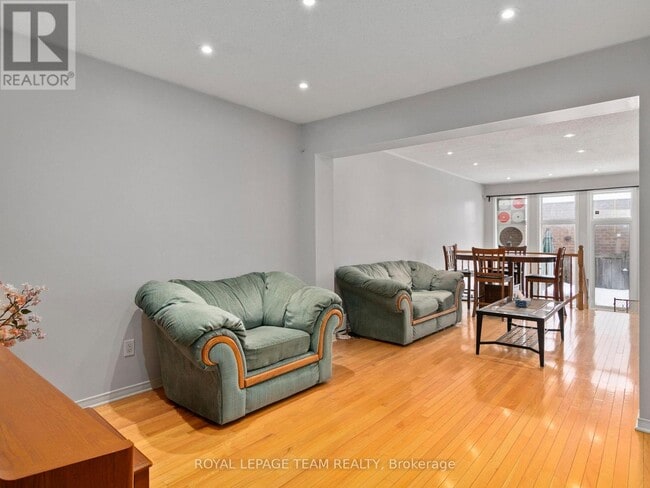 Building Photo - 185 Deercroft Ave