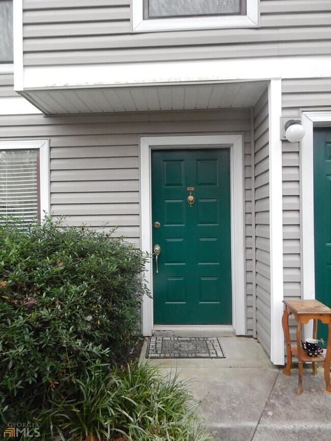 Building Photo - 501 Wynnes Ridge Cir SE