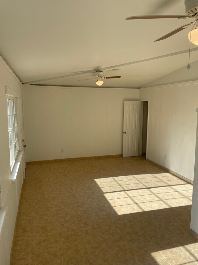 Foto del edificio - 10357 Bonita Ave