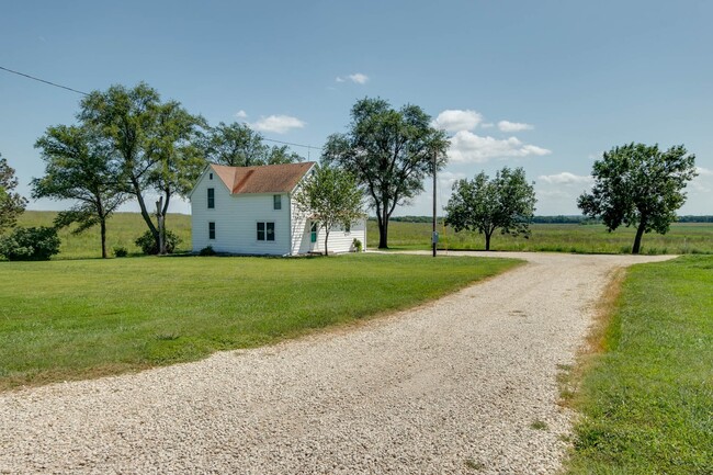 Building Photo - Country House in the Rock Creek School Dis...