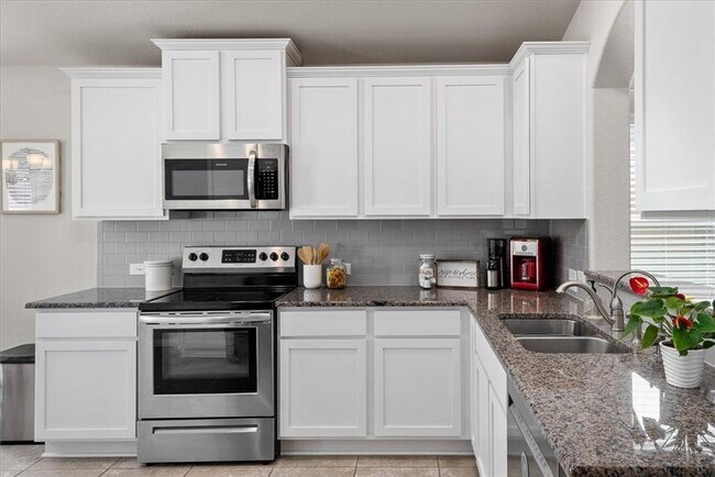 Foto del edificio - 3 Bedroom, 2 Bath, Single Story Home in Highland Park