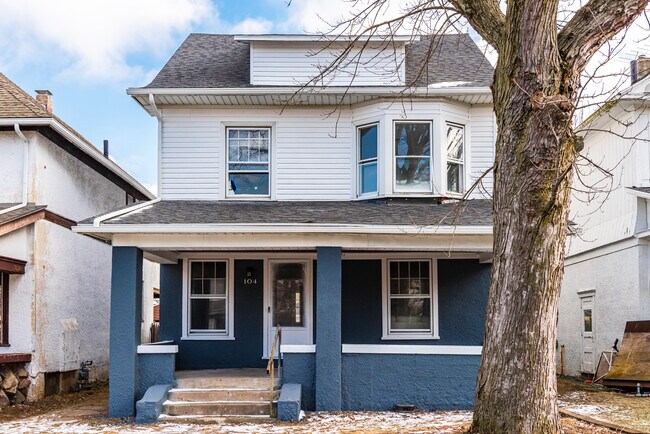 Building Photo - 104 Edgar Ave