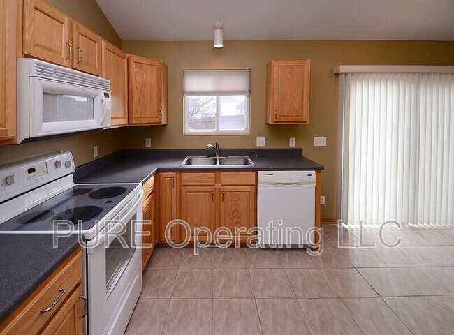 Foto del edificio - 8011 S 158th St