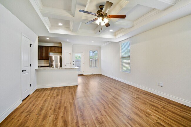 Building Photo - Stunning Duplex Located in New Braunfels, ...