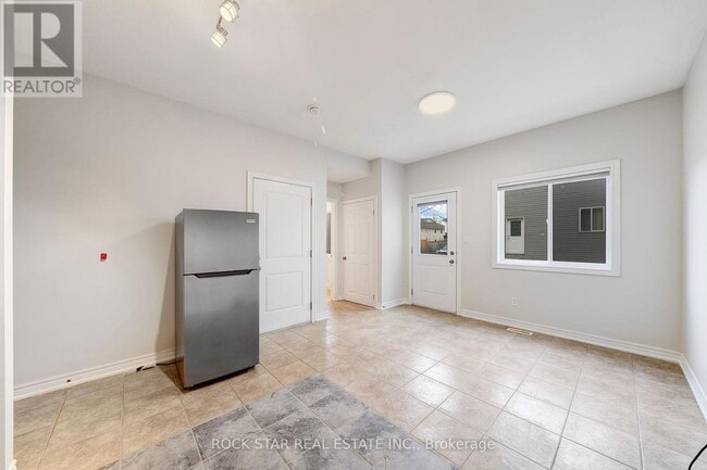 Photo du bâtiment - 11 Chestnut St E