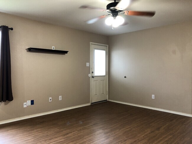 Foto del edificio - 2 bedroom 2 Bath Duplex in Crowley