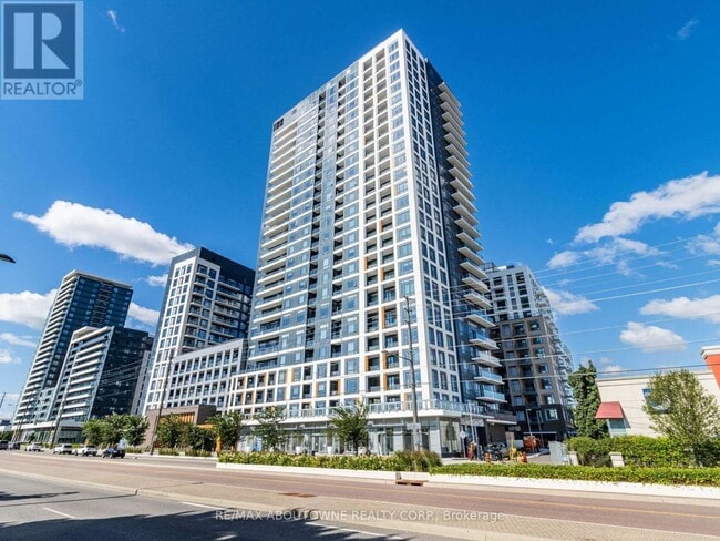 Building Photo - 7950 Bathurst St