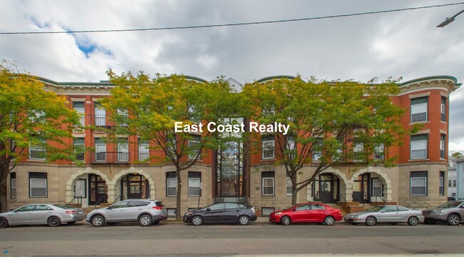 Foto del edificio - 10 Brainerd Rd
