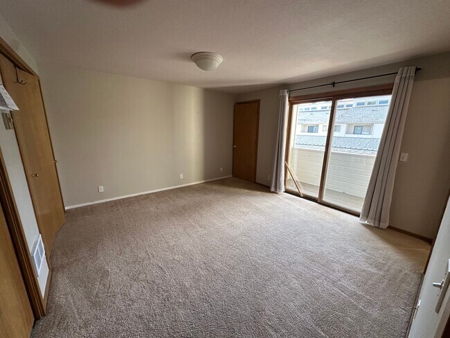 Foto del edificio - 1050 NE Butler Market Rd