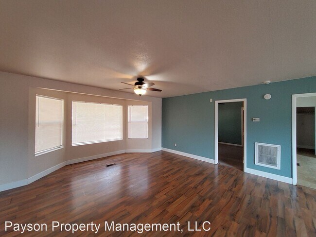 Building Photo - 2 br, 1 bath House - 207 W Cherry St