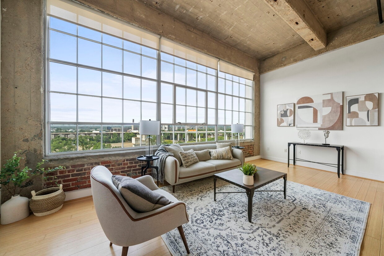 Primary Photo - Lofts and Upper Lofts at Canal Walk III