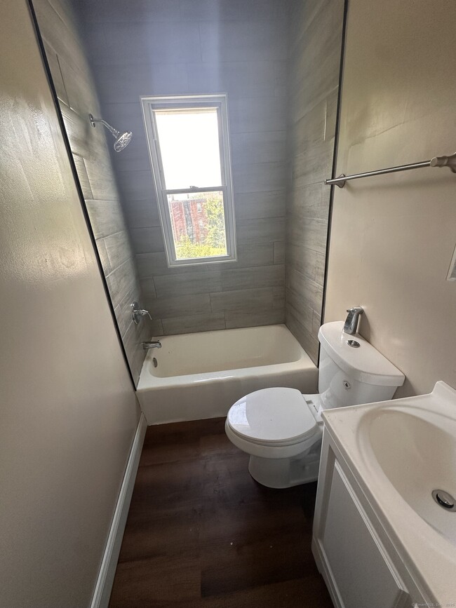 Building Photo - 19 Oakland Terrace