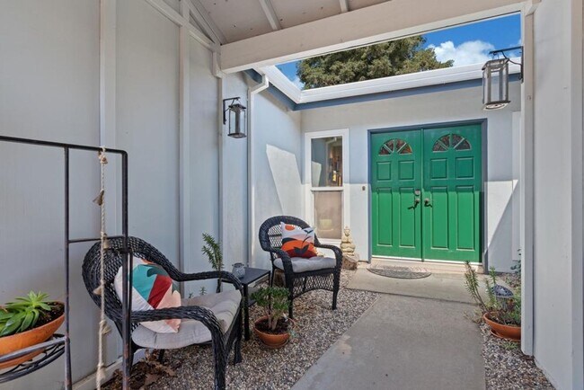 Foto del edificio - Larchmont Riviera Cottage 4/2
