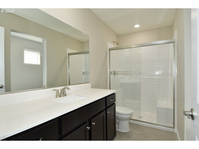 Bathroom Main - 15404 NE 72nd Way