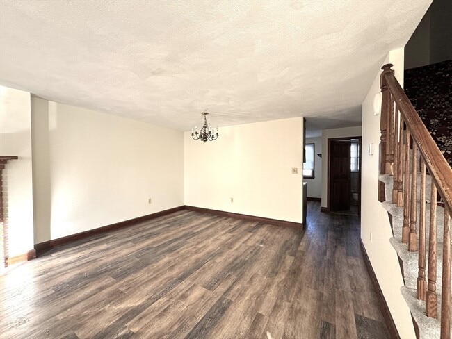 Building Photo - 224 Park St