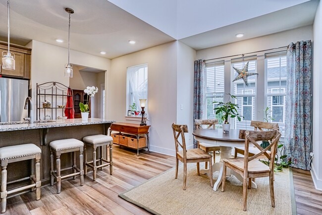 Photo - 111 Rosecroft Dr House