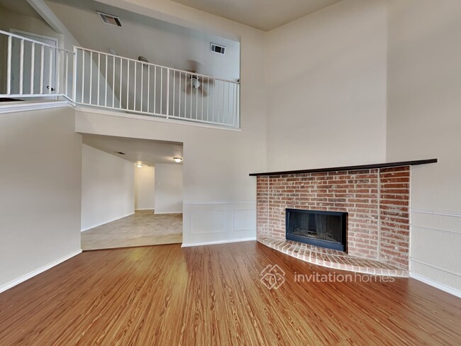 Building Photo - 3216 Fountain Pkwy