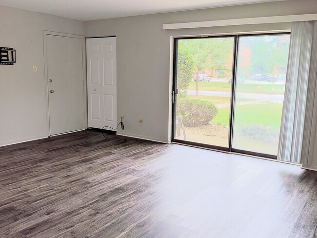 Foto del edificio - 9817 Treetop Dr