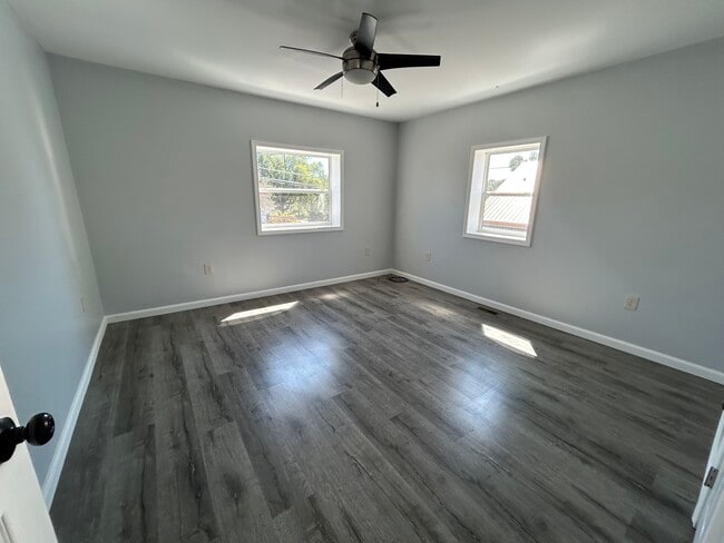 Building Photo - 2754 5th St