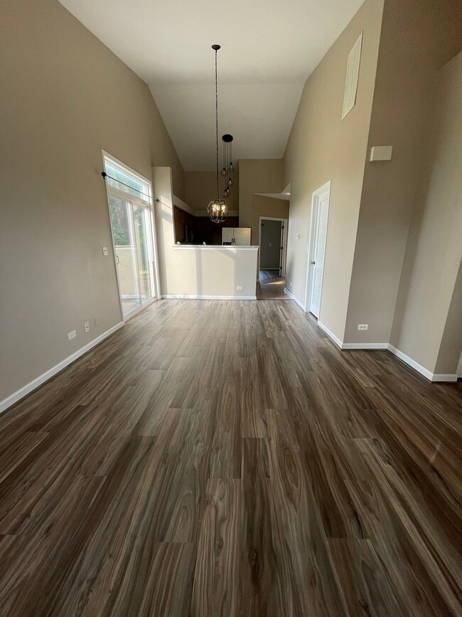 Building Photo - 2803 Oakmont Dr