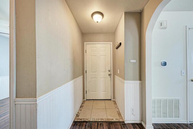 Building Photo - 14910 Mossycup Ln