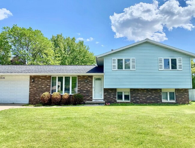 Building Photo - 2536 Garden Park Ter