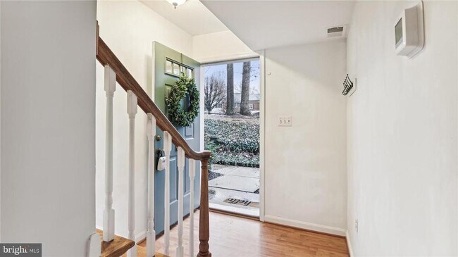 Foto del edificio - 8352 Forrester Blvd