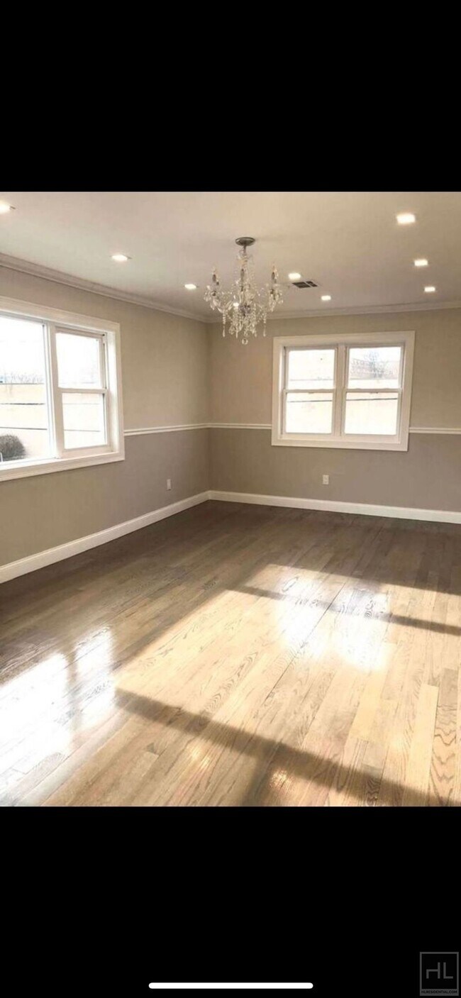 Foto del edificio - 14-22 WHEATLEY STREET