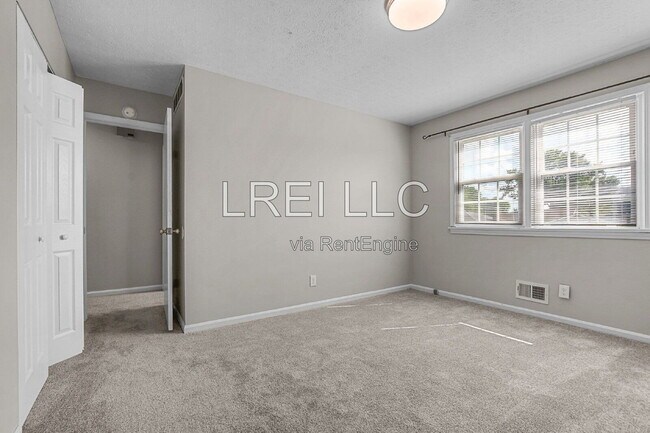 Foto del edificio - 2414 Parkdale Ave