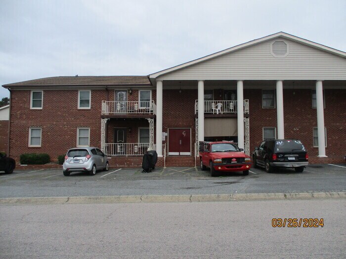 Primary Photo - 120 Briarcliff Dr