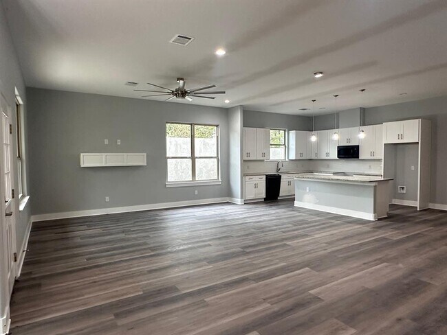 Foto del edificio - 142 Alele Dr