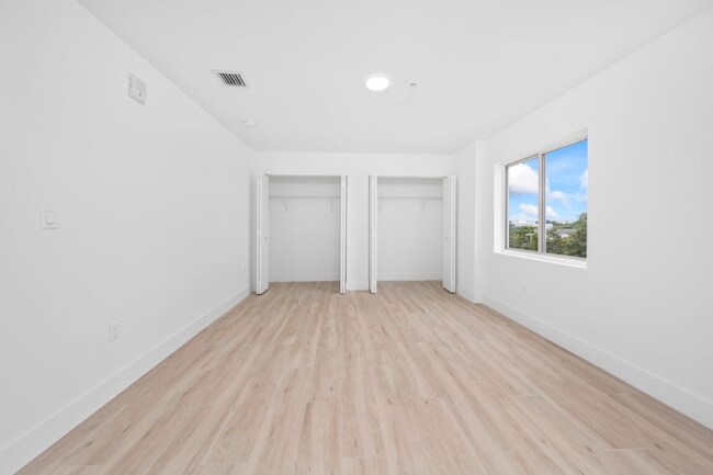 Foto del edificio - 32 NW 14th Ave