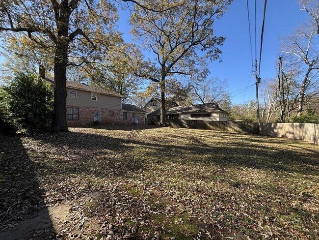 Foto del edificio - 4509 Valley Brook Dr