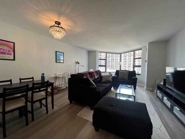 Foto del edificio - 401 E Ontario St