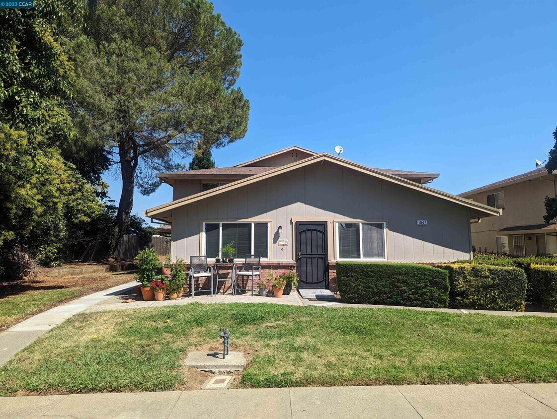1947 Woodglen Ln Unit 2, Vacaville, CA 95687 Condo for Rent in