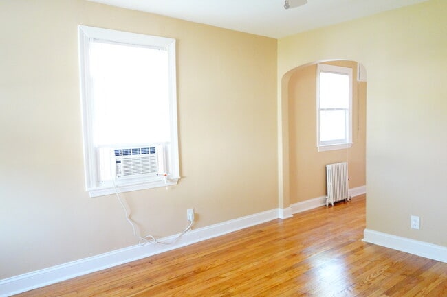 Building Photo - 8105 Greenwood Ave
