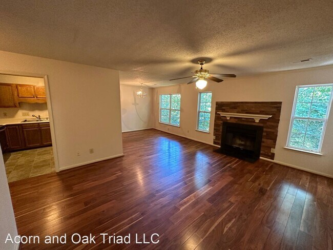 Building Photo - 2 br, 1 bath House - 15 C Meadowood Glen Way