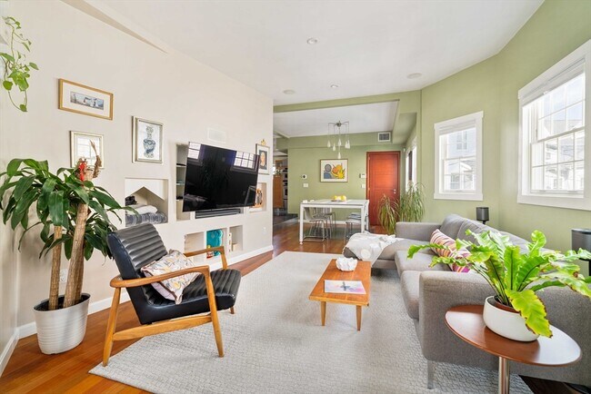 Building Photo - 328 Highland Ave
