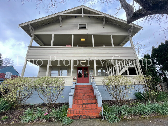 Building Photo - 846 F St